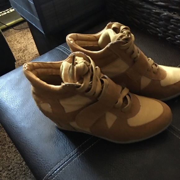 Yellow Wedge Sneakers size 7 - Picture 5 of 16